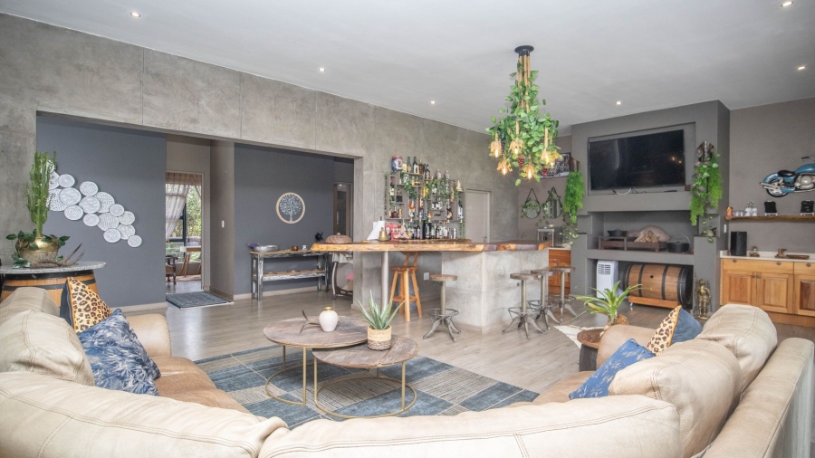 4 Bedroom Property for Sale in The Coves North West